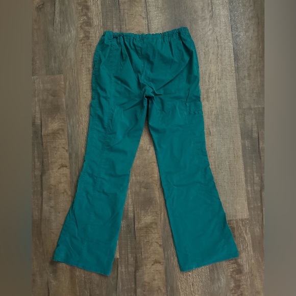 📦LAST CHANCE: DONATING📦 Cherokee | Emerald Green Drawstring Cargo Scrub Pants - Picture 5 of 5